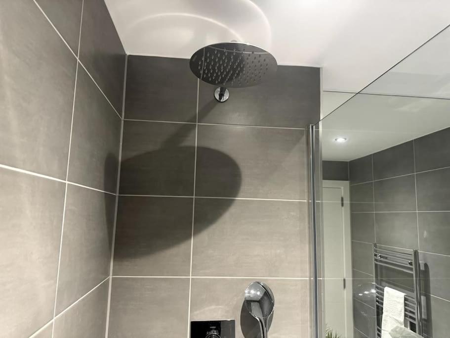 Luxury Oaks Suite, Free Private Parking, 2 Bed 2 Bathroom Apartment, Central Solihull Бирмингем Экстерьер фото