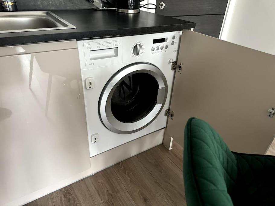Luxury Oaks Suite, Free Private Parking, 2 Bed 2 Bathroom Apartment, Central Solihull Бирмингем Экстерьер фото