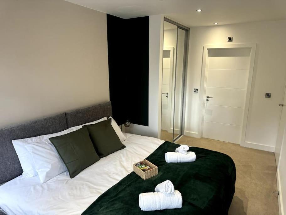 Luxury Oaks Suite, Free Private Parking, 2 Bed 2 Bathroom Apartment, Central Solihull Бирмингем Экстерьер фото