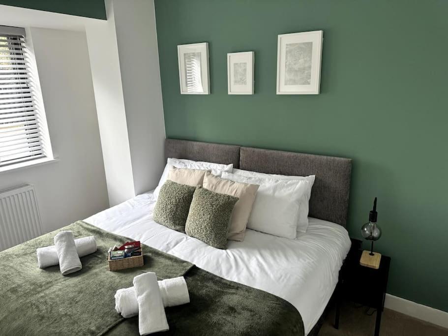 Luxury Oaks Suite, Free Private Parking, 2 Bed 2 Bathroom Apartment, Central Solihull Бирмингем Экстерьер фото